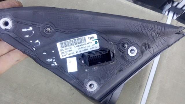 Правое зеркало 13329081 Opel