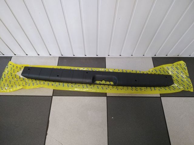 Listón protector, parachoques trasero superior (estribo) 735286922 MARKET (OEM)