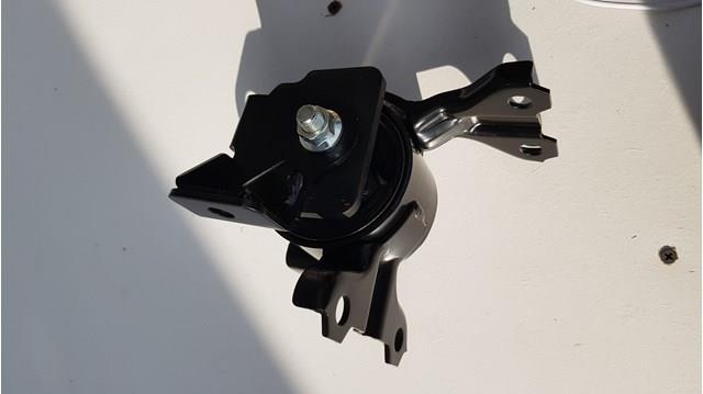 MN184368 Mitsubishi Подушка (опора) двигателя левая