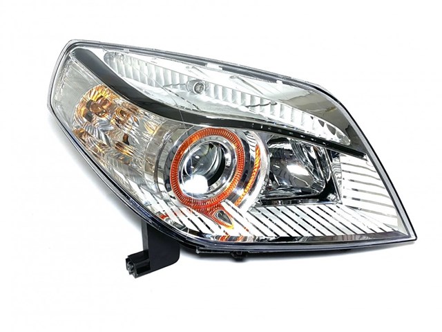Правая фара 1017009815 Geely