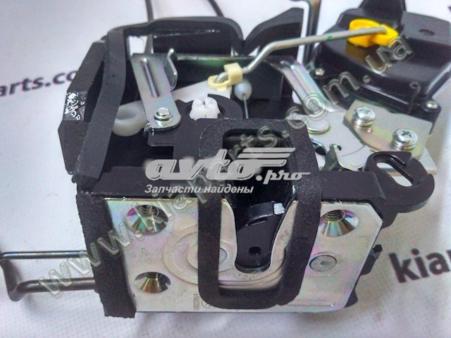 Замок водительской двери 813101E020 Hyundai/Kia