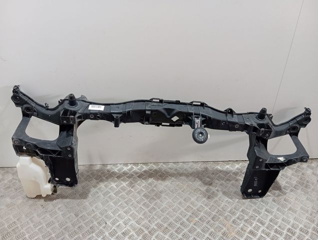 Рамка радиатора 8201130847 Renault (RVI)