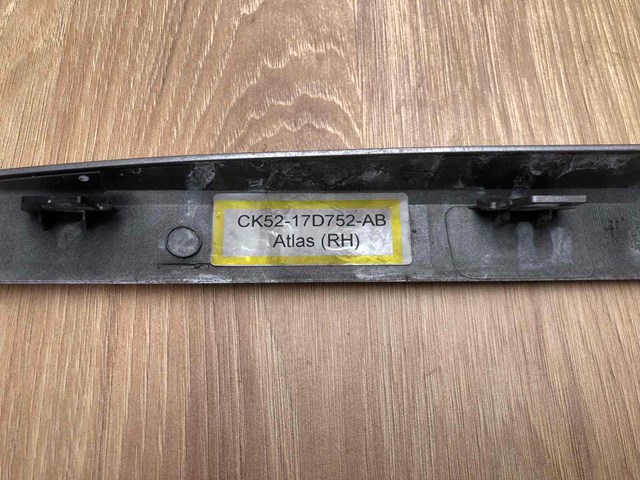 CK5217D752AB Land Rover Молдинг заднего бампера, правый