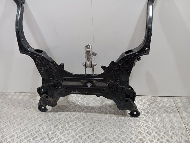  Подрамник передний Toyota Yaris 