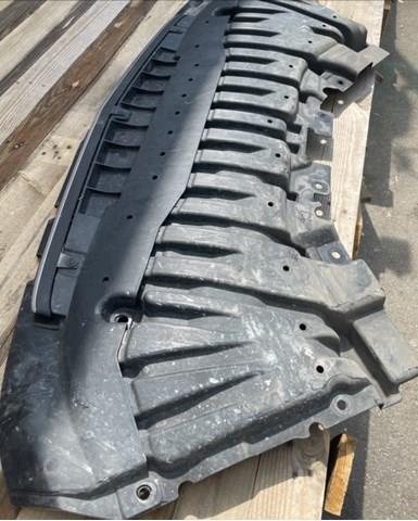 A2225200023 Mercedes Накладка решетки радиатора
