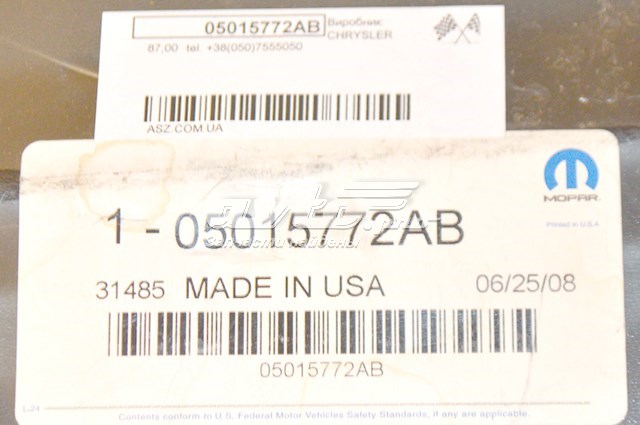 05015772AB Chrysler moldura da porta traseira direita