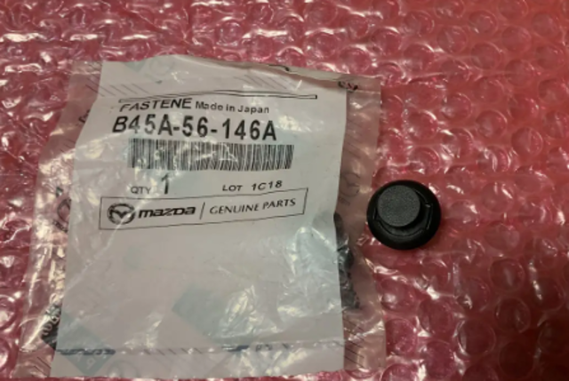B45A-56-146A Mazda Пистон (клип) крепления бампера переднего