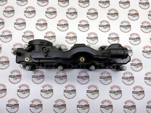 LR105980 Land Rover Крышка двигателя