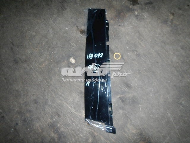  Накладка двери передней правой вертикальная Ford Focus 3