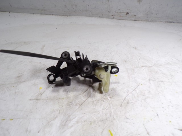 B001045180 Peugeot/Citroen Замок пятой двери