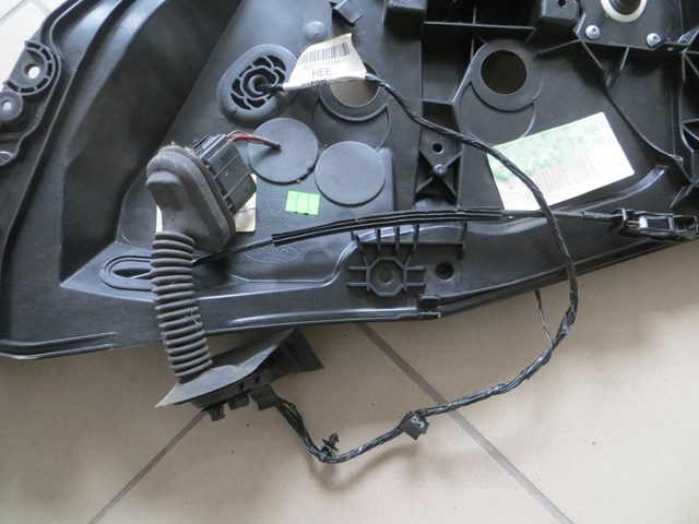  8V5T14A584 Ford