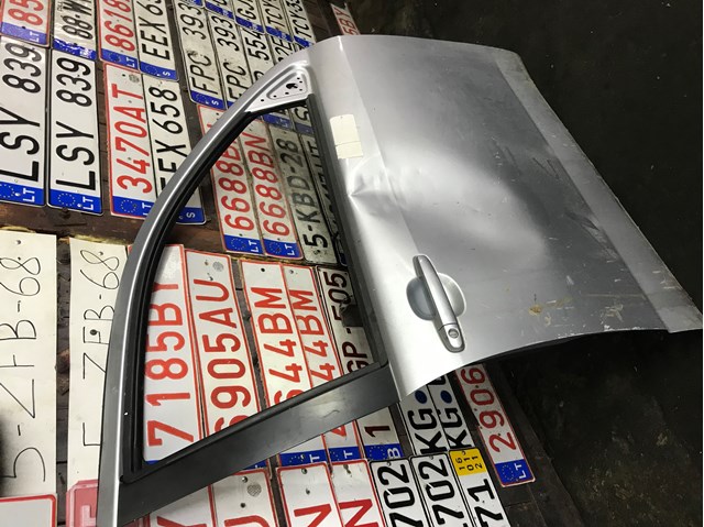 Купить 67001B4050 Daihatsu Дверь передняя правая