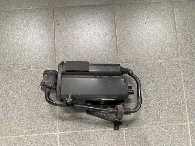  Land Rover LR082334