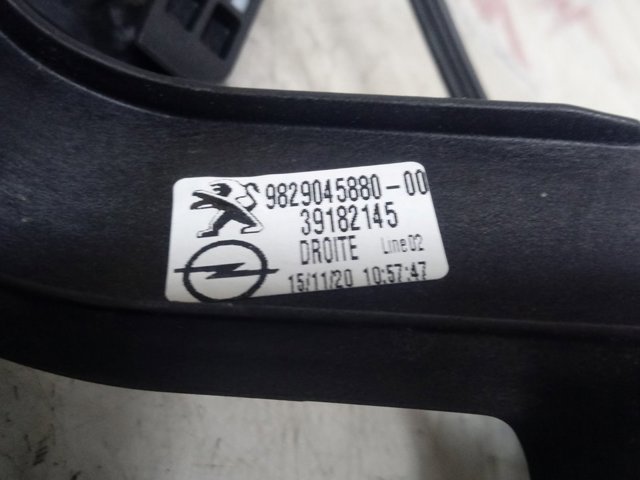 Механизм стеклоподъемника двери задней правой 9829045880 Opel
