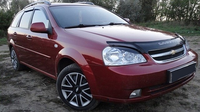 Спойлер на капот на Chevrolet Lacetti  J200