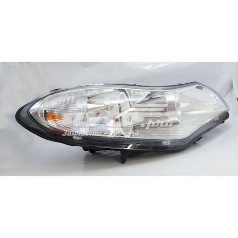 Правая фара A133772020 Chery