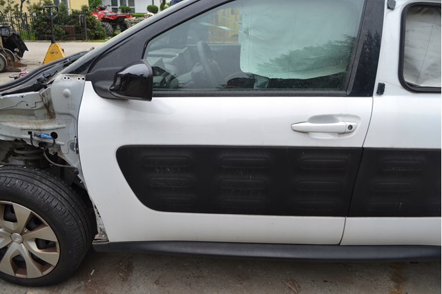 Porta dianteira esquerda Citroen C4 Cactus 