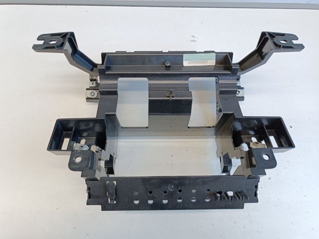Купить LR026134 Land Rover 