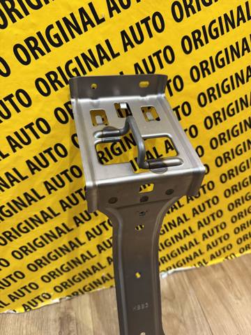 Купить KBB35215Y Mazda Кронштейн замка капота