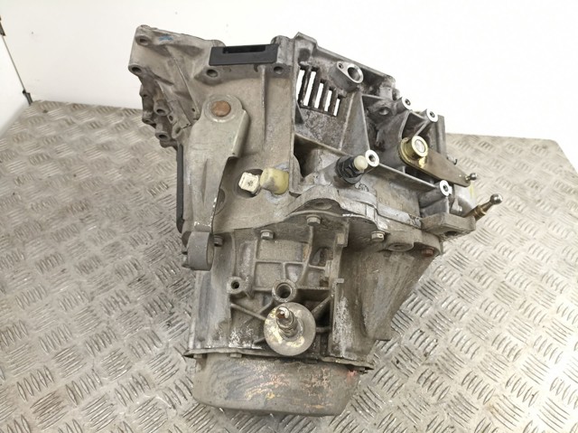 КПП в сборе на Peugeot 205 I 741A, C