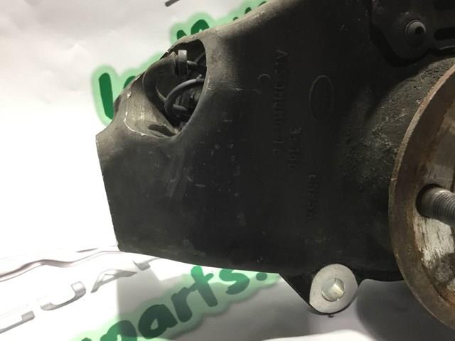 Цапфа передняя левая LR155541 Land Rover