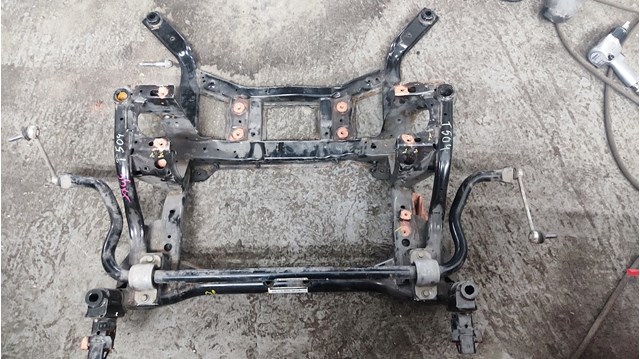 Купить LR090443 Land Rover Поперечина передней подвески