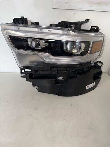 Фары Chrysler 68316085AH