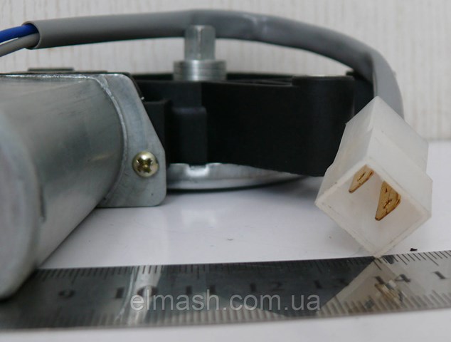 Мотор стеклоподъемника двери передней, правой DK 21103730610