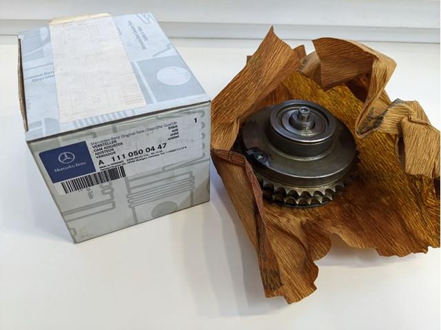111050044705 MERCEDES Rueda dentada, árbol de levas lado de admisión original y equivalente