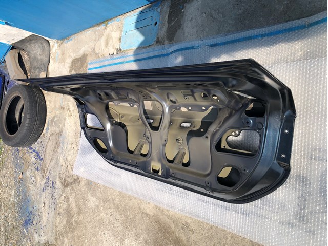 Крышка багажника Toyota 6440102A31