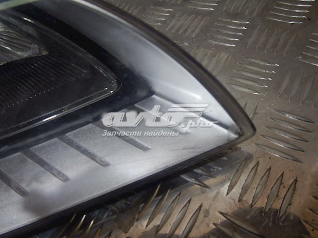 Фара правая Volvo 31383543