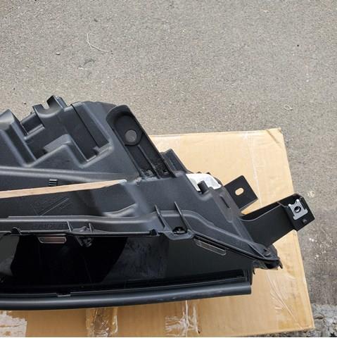 Правая фара 8114560Q50 Toyota