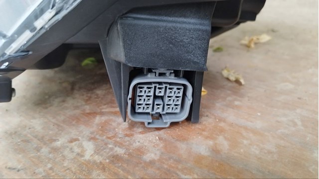 Фары Mazda KPF351040