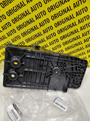Подставка аккумулятора TK7856040 Mazda