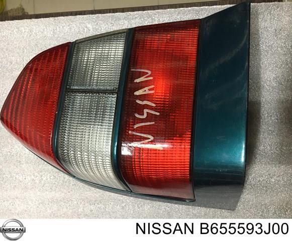 B655598J00 Nissan lanterna traseira esquerda externa