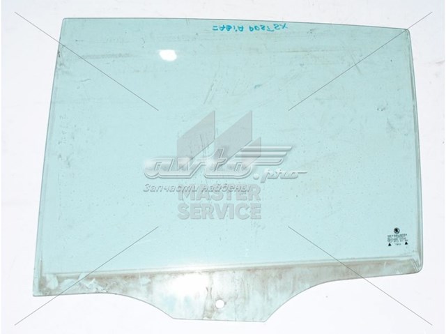 Стекло двери задней левой GS6402D301 XYG