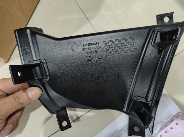 622526RA0A Nissan/Infiniti Воздуховод тормозного диска правый