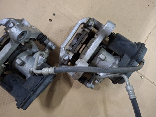 Колодки дисковые  Mazda VAY02643Z цена, от 95.02 USD