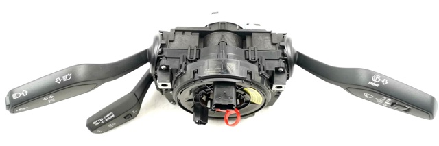 Compre Comutador instalado na coluna da direção, montado Audi A4 