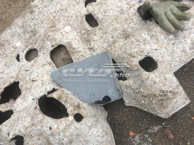 Стекло-форточка двери задней правой MR720217 Mitsubishi