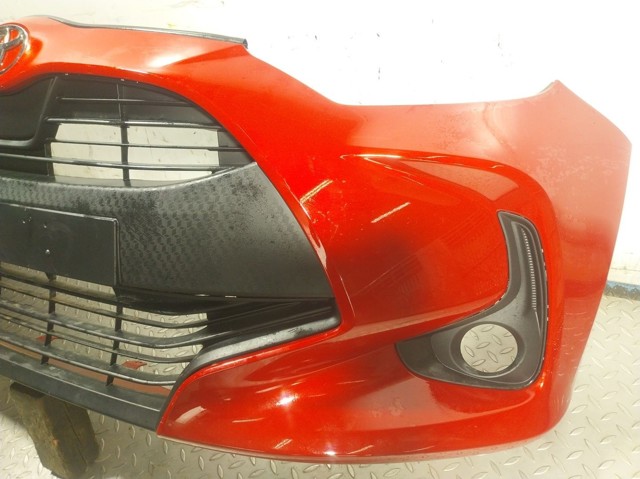 Передний бампер 521190U945 Toyota