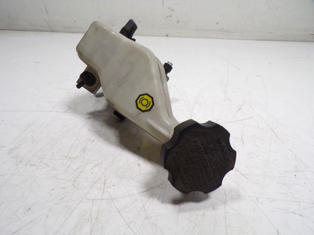 Cilindro mestre do freio KIA Carens III 