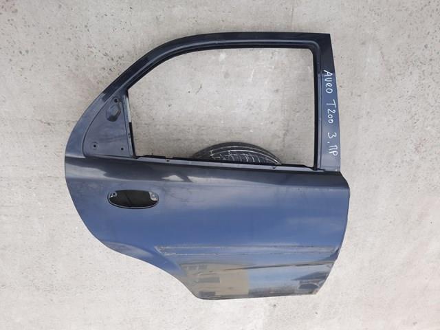 Задняя правая дверь General Motors 96585402