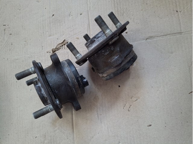 N243-33-04X Mazda Ступица передняя