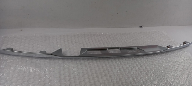 Молдинг крышки багажника Land Rover LR045167 цена, от 48.53 USD