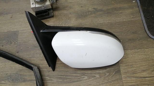 Накладка (крышка) зеркала заднего вида правая LR025170 Land Rover