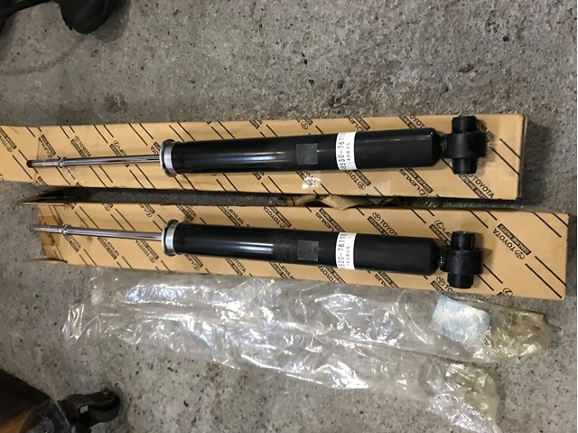 Задний амортизатор Toyota 4853079067
