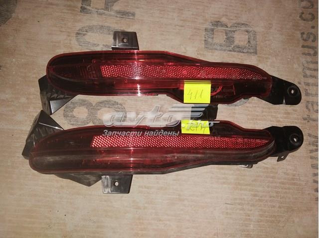 LR108352 Land Rover Противотуманнка задняя, левая