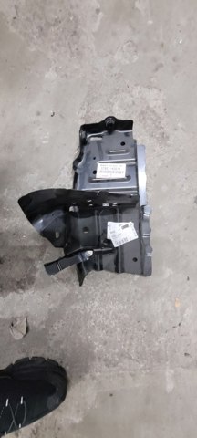 Кронштейн арки колеса (лонжерона) правый FPS FP7066948