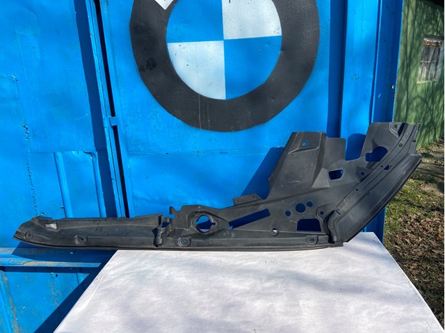 Уплотнитель крыла 51717418198 BMW